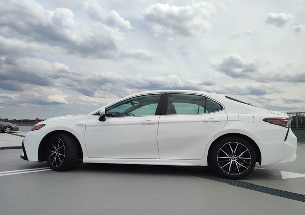 Toyota Camry cena 138900 przebieg: 47000, rok produkcji 2021 z Szepietowo małe 407